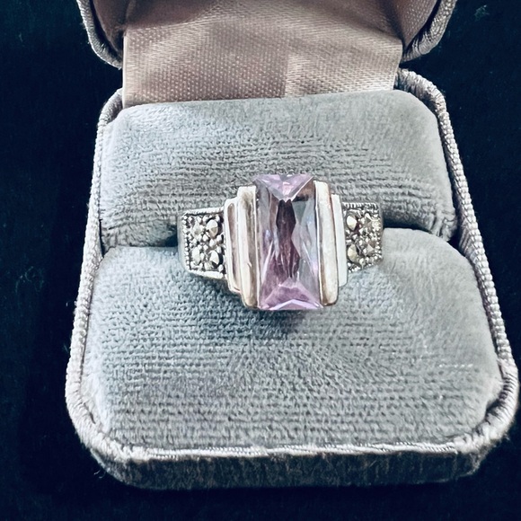 EDCO Radiant Cut Purple Faceted Glass Rhinestone Signet Ring Silver Tone Size 10 - Picture 3 of 12